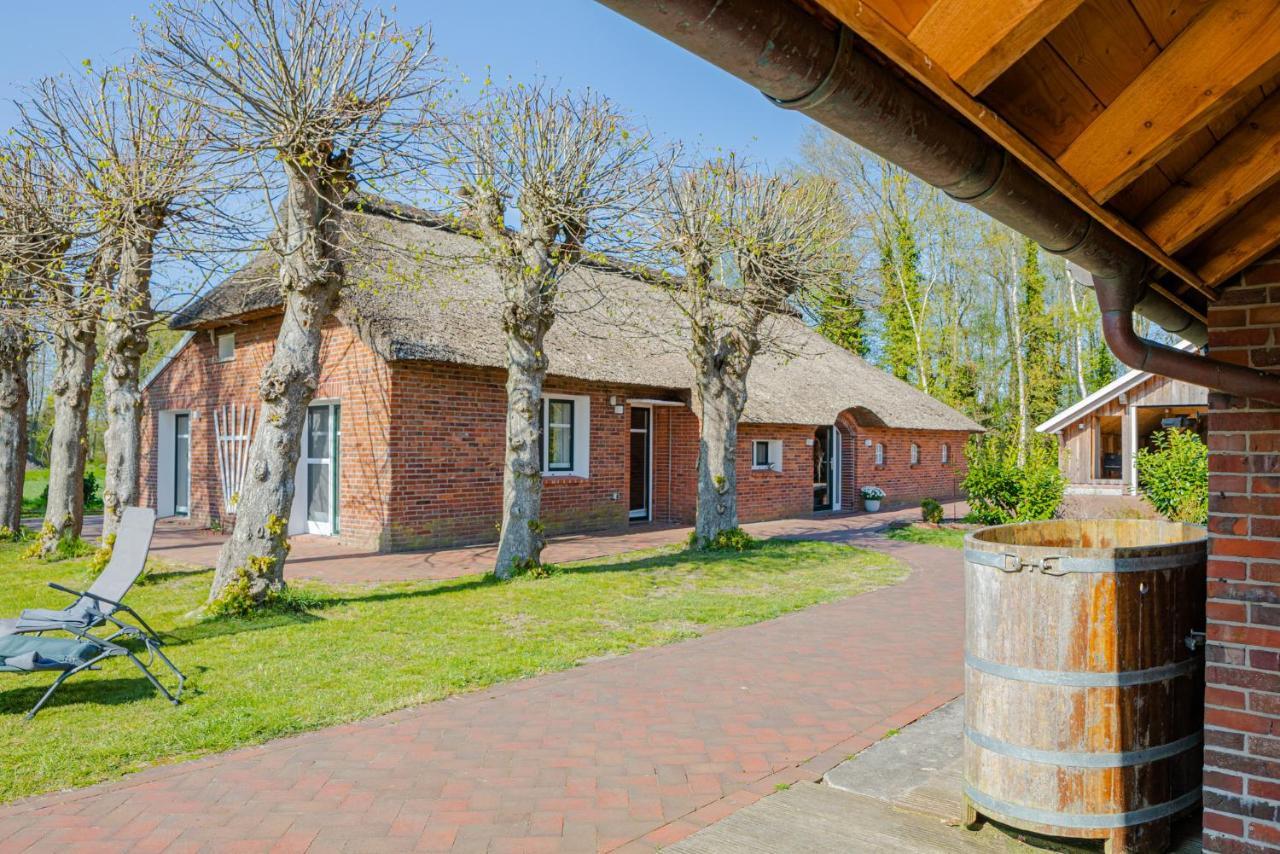 فيلا Reetdach Ostfriesenhaus Südbrookmerland المظهر الخارجي الصورة