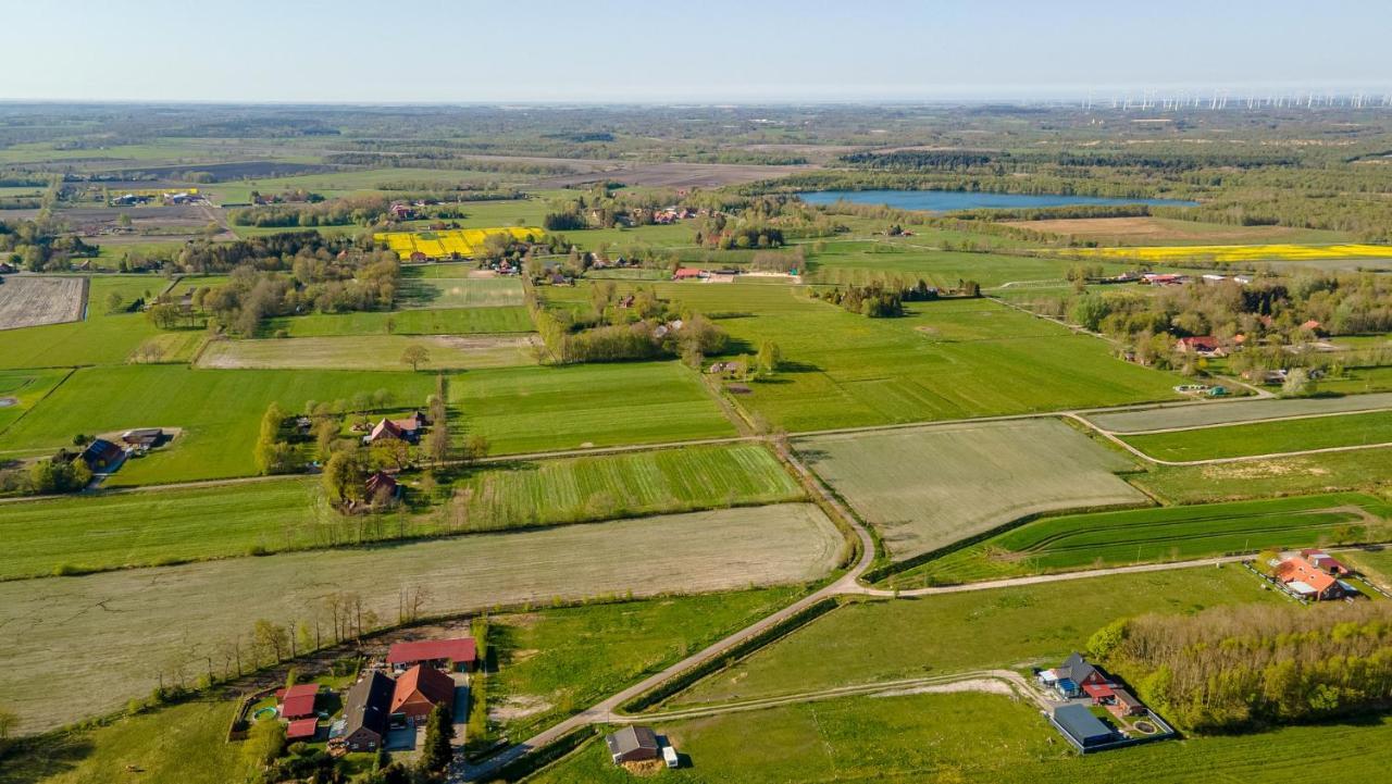 فيلا Reetdach Ostfriesenhaus Südbrookmerland المظهر الخارجي الصورة