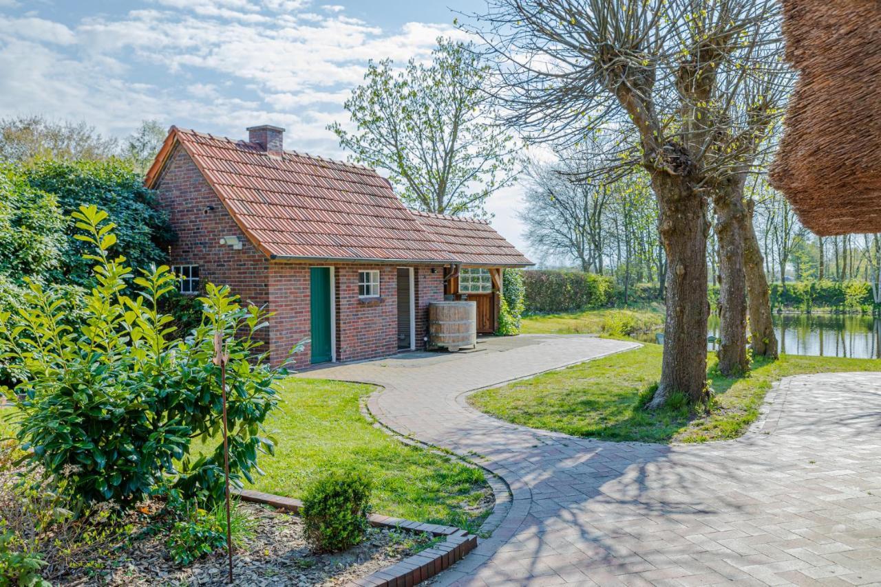 فيلا Reetdach Ostfriesenhaus Südbrookmerland المظهر الخارجي الصورة